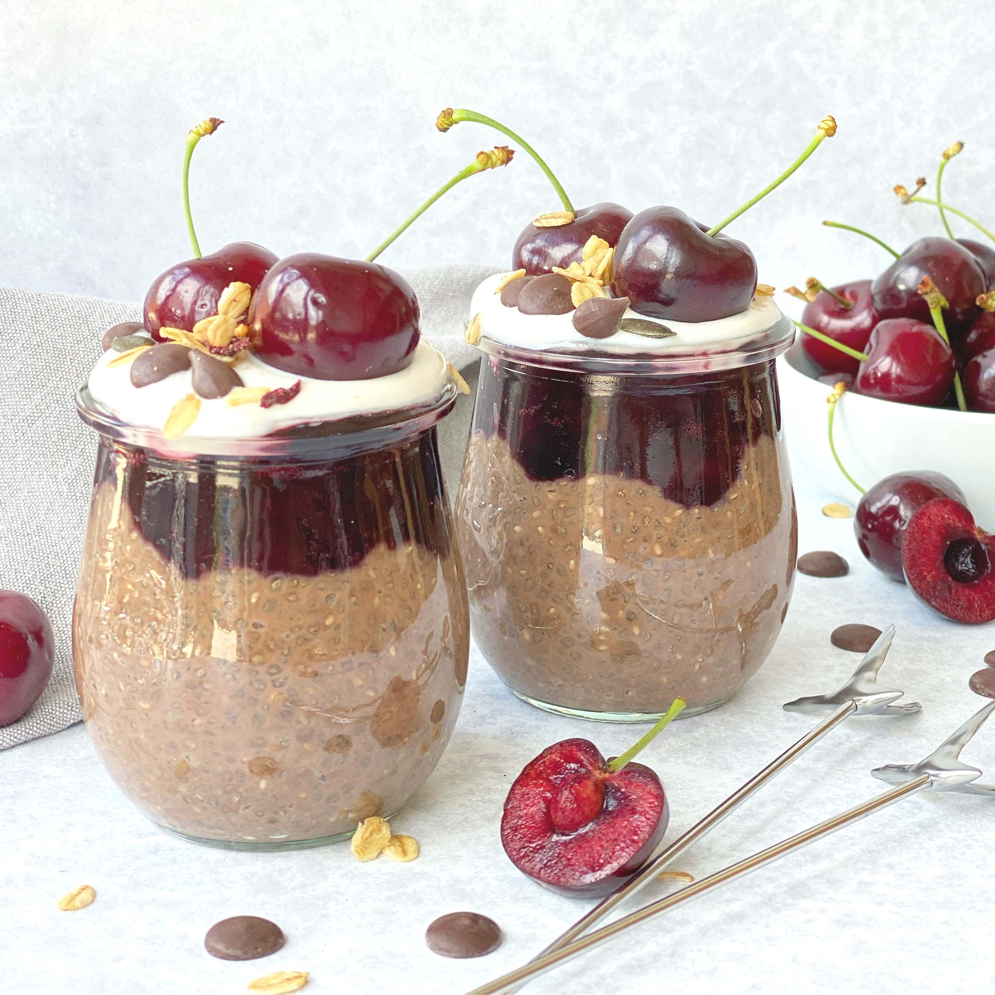 Organic, Chia, 70% Dark Chocolate Drops in Chia Pudding